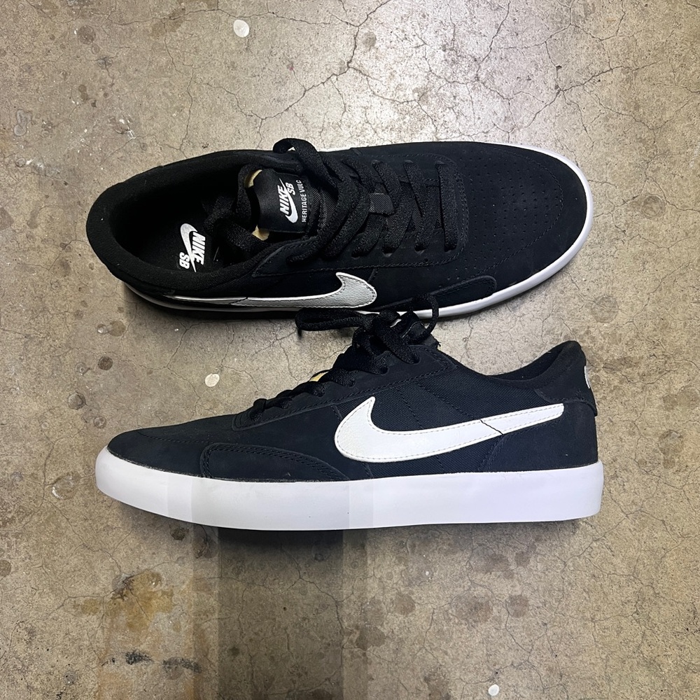Nike SB Heritage Men's 8 New without box